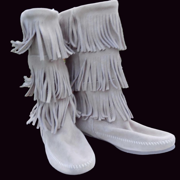 Minnetonka 3-layer Fringe Boots Sz 11 NIB  Stone Color Women's - Picture 4 of 5